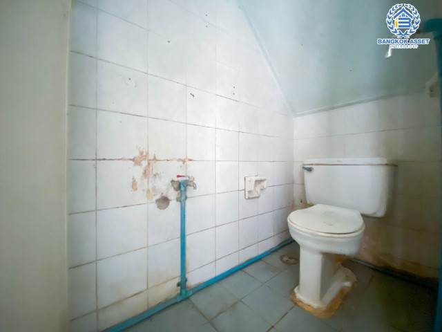 *****ทาวน์โฮมมือสองสมุทรสาคร  หมู่บ้าน พงษ์ศิริชัย2 เพชรเกษม เนื้อที่ 17 ตร.ว. ฟังก์ชัน 4 ห้องนอน 3 ห้องน้ำ สามารถจอดรถได้ 1 คัน ทำเลดี โครงการติดถนนเพชรเกษม เชื่อมต่อหลายเส้นทาง ใกล้รถไฟฟ้าสายสีน้ำเงิน "สถานีหลักสอง" จองเลย!